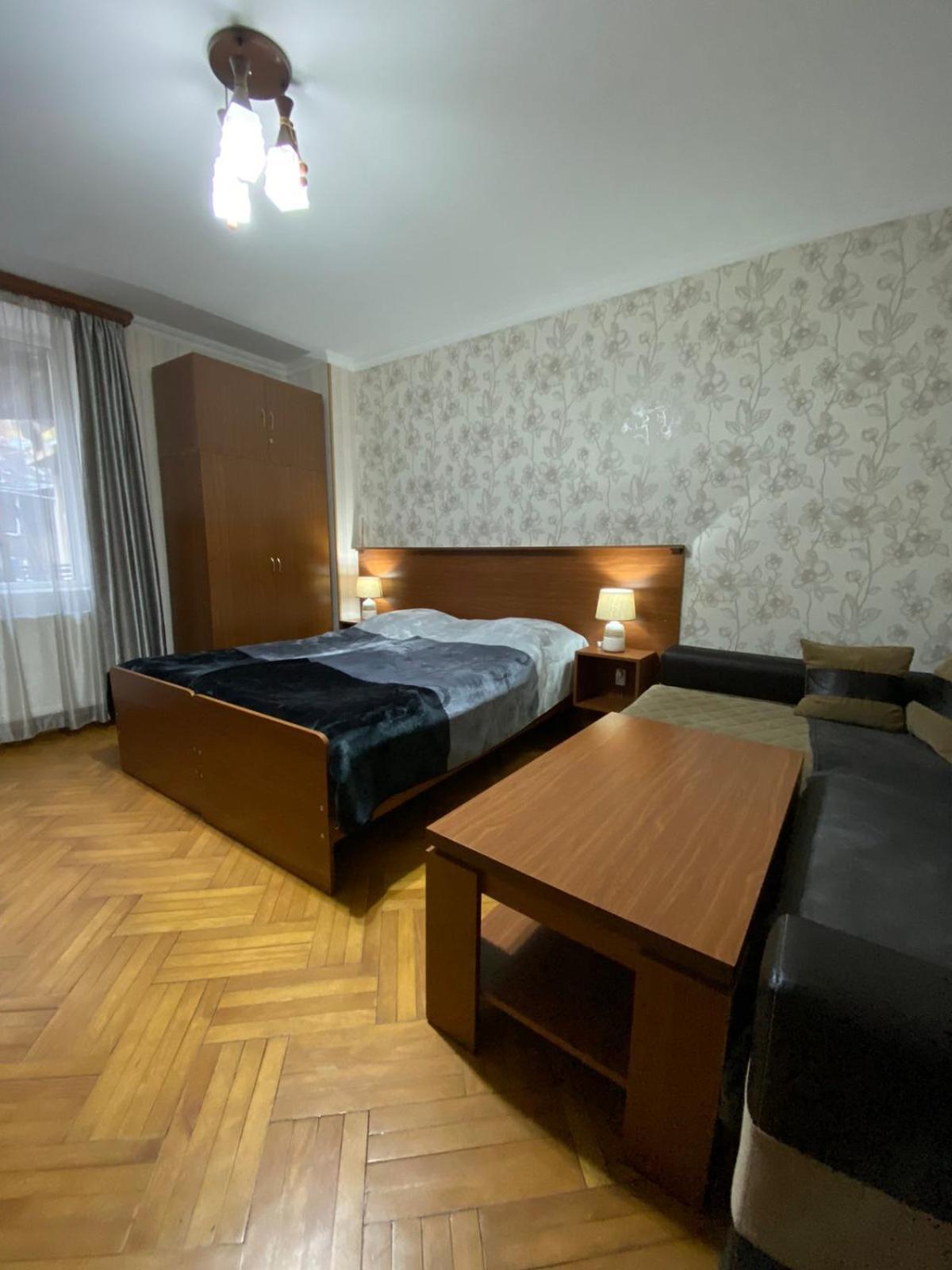 Nick&David INN Borjomi Rum bild